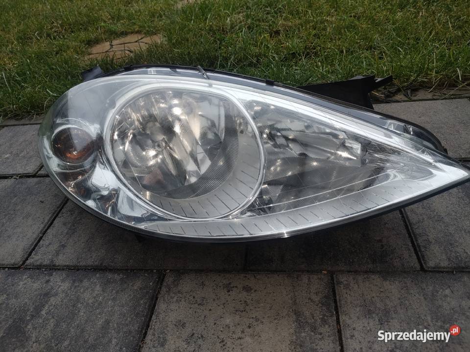 Mercedes A klasa W169 lampa prawy przód Europa