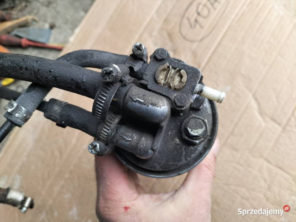 PODSTAWA OBUDOWA FILTRA PALIWA AUDI PASSAT 80 90 osobowe Pozostałe