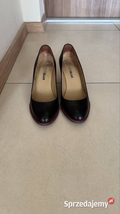 Czółenka na koturnie Ryłko