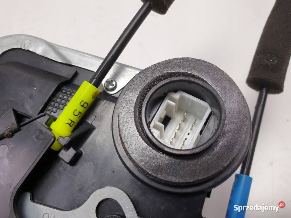 ZAMEK DRZWI lewy TYŁ Toyota Land Cruiser 150 sprzedam