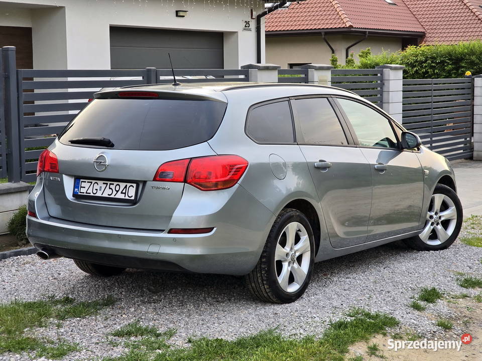 Opel Astra J Kombi 14 Turbo Enjoy 140 SZWAJCAR 140KM Astra Zgierz