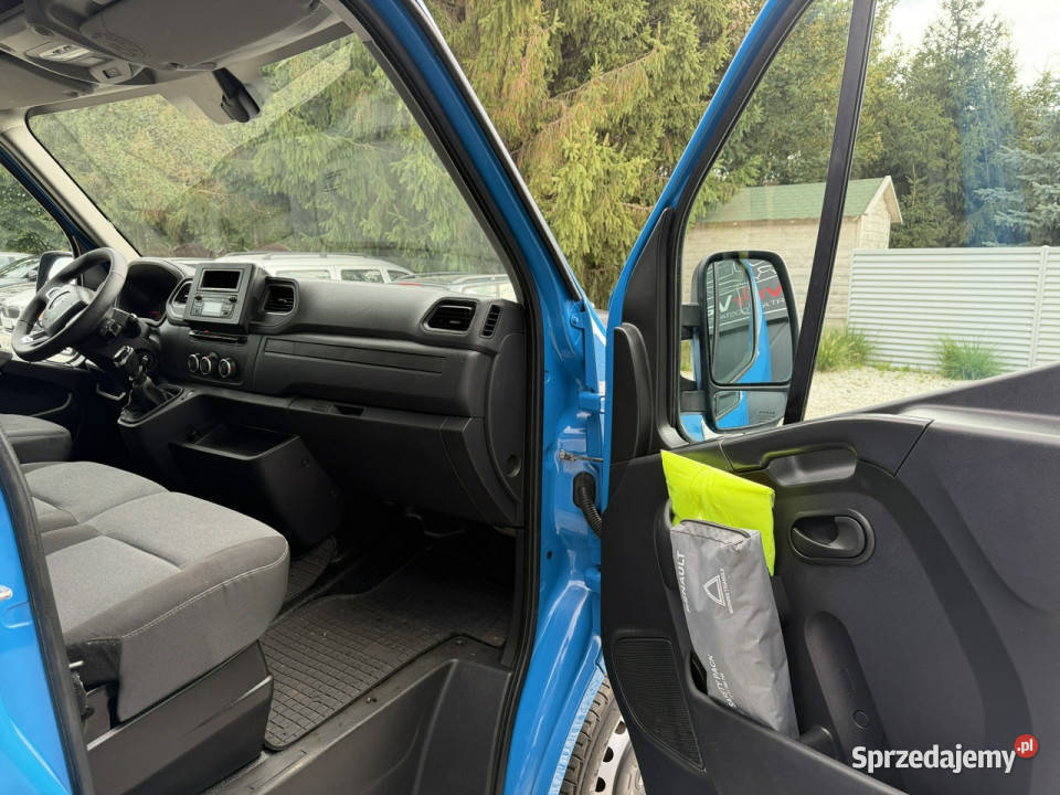 Renault Master średniak 7 osobowy lift Rok produkcji 2019 Warszawa