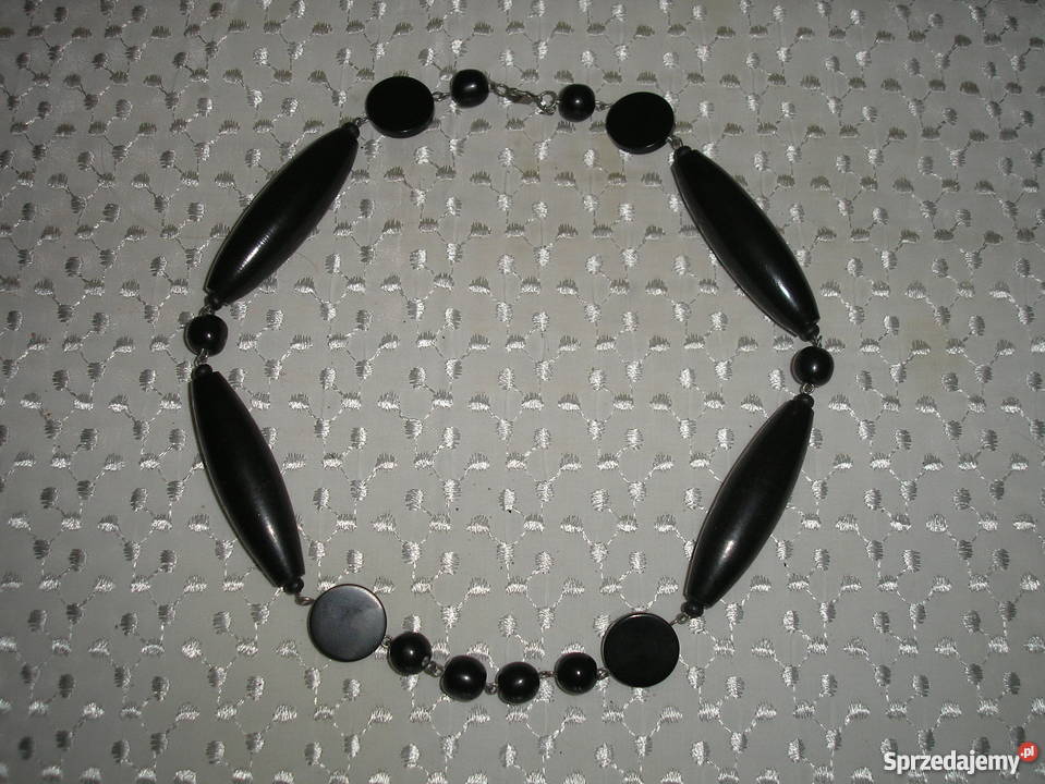 czarne krótkie korale Naszyjniki Słupsk sprzedam