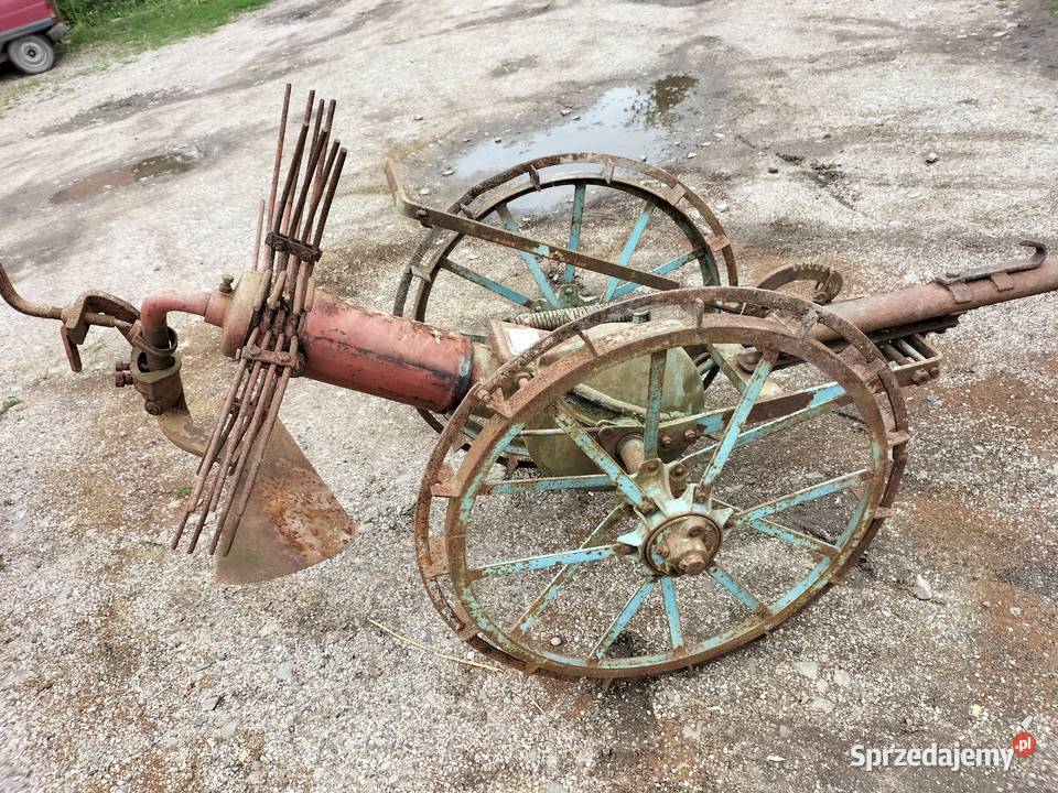 KOPACZKA KONNA DO ZIEMNIAKÓW Z DYSZLEM 1973 Dekoracje ogrodowe Kamień-Kolonia