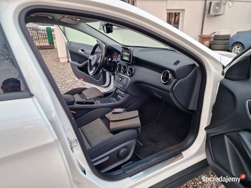 Mercedes GLA180 Salonowy Serwisowany Pełna bluetooth podlaskie Białystok sprzedam
