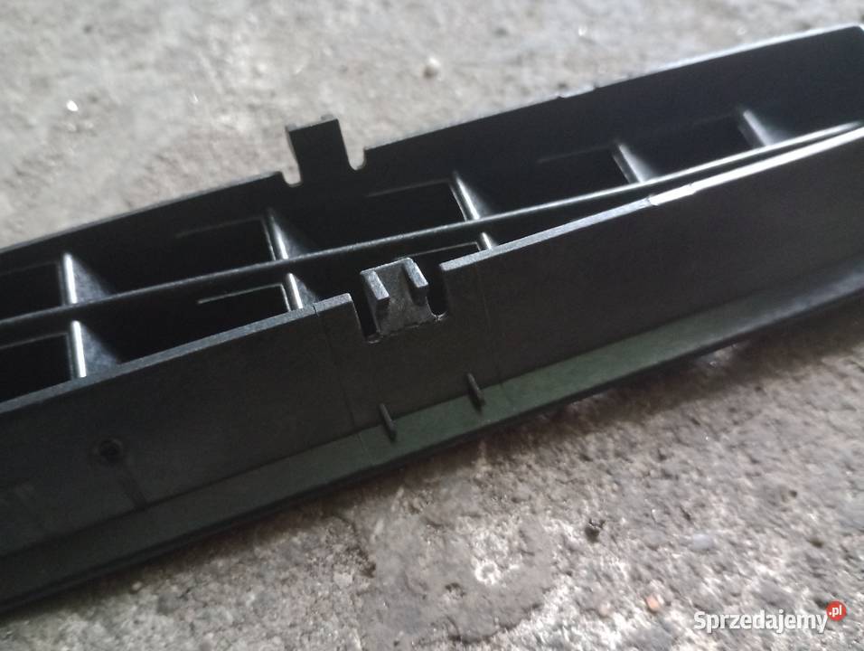 VW Golf V Kratka wentylacyjna szyby czołowej Chrzanów