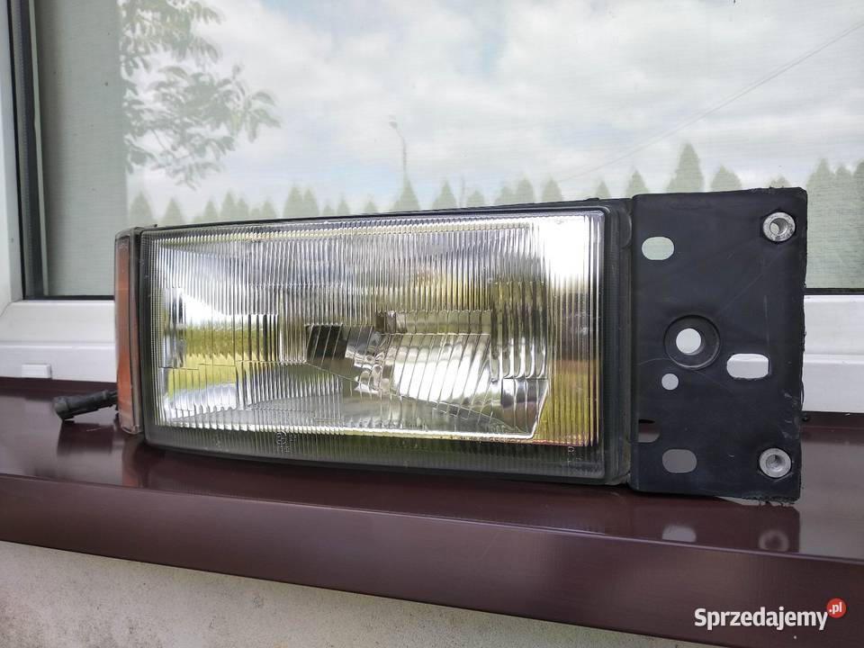 Iveco Eurocargo I 1 lampa przednia prawa Lampy przednie Sieradz