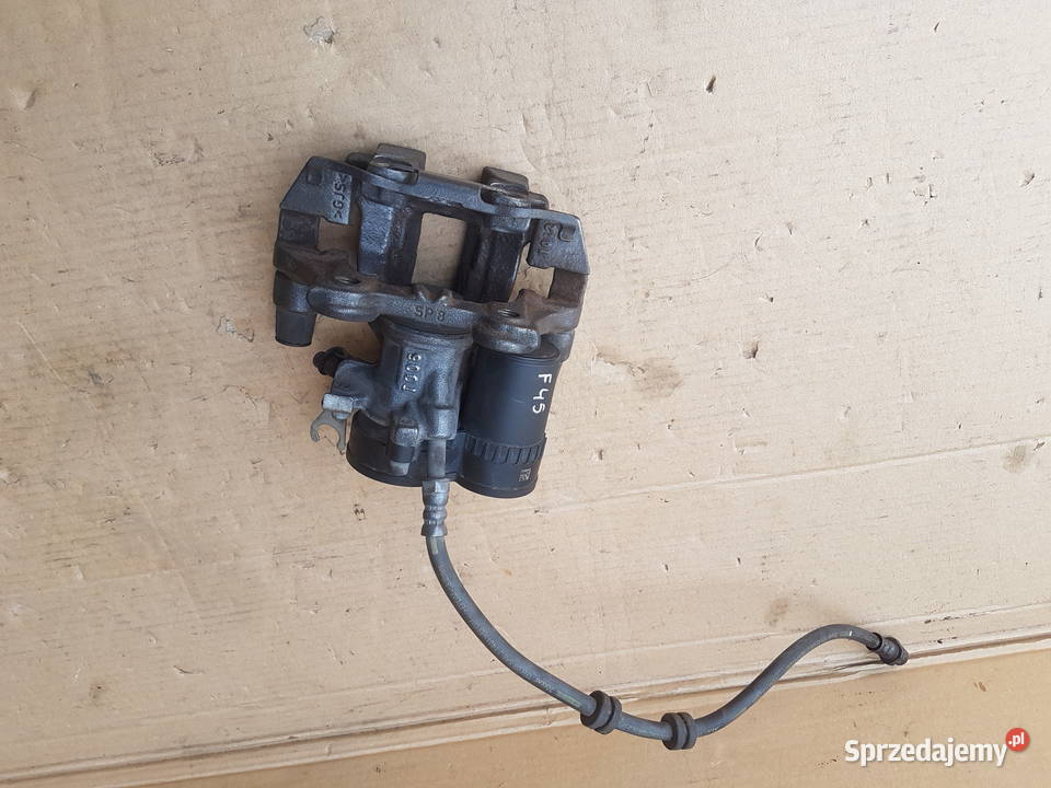 BMW 218d seria 2 F45 Active Tourer zacisk Rok produkcji 2015