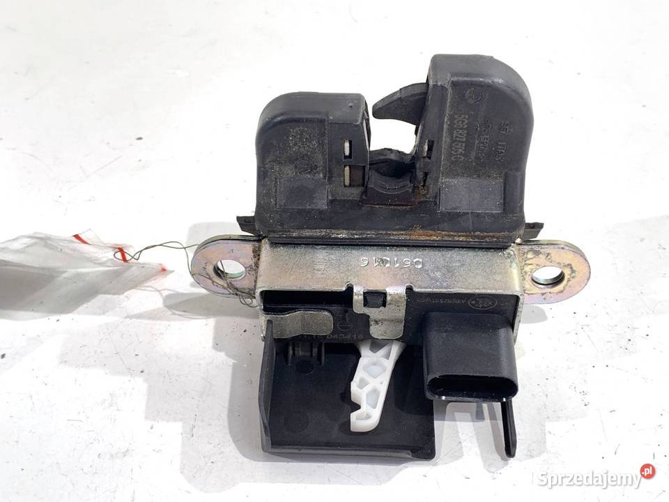 ZAMEK KLAPY TYŁ VW GOLF VII Hatchback 5G6827505C