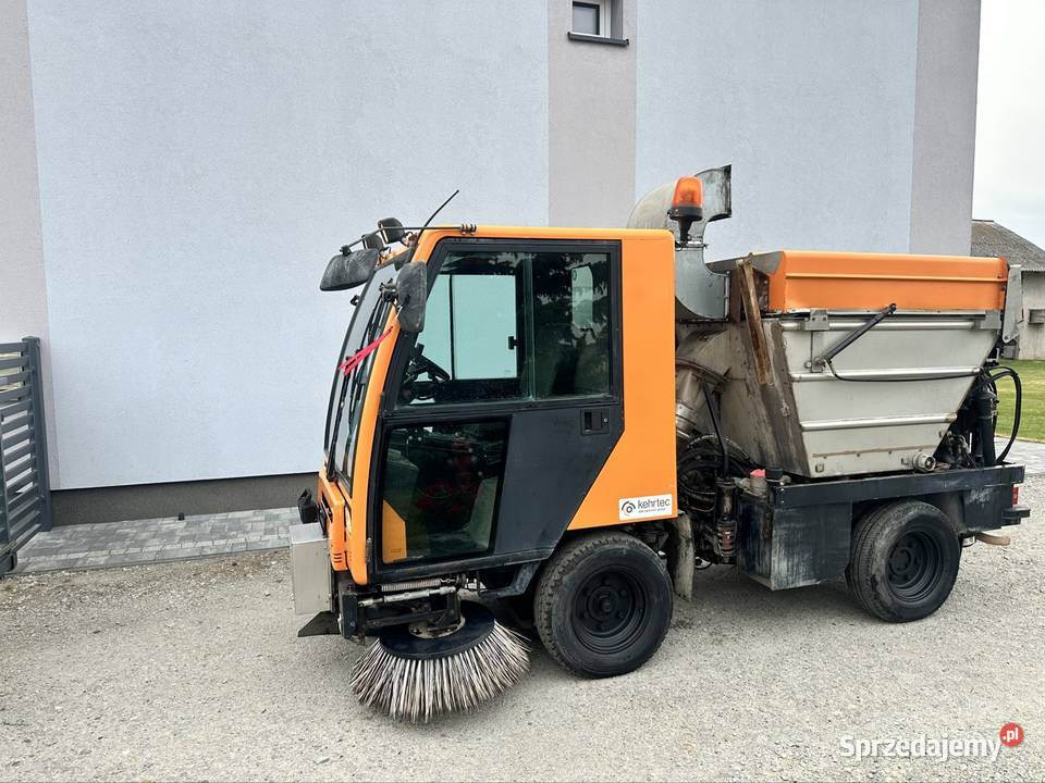 Zamiatarka BUCHER CityCat 2000 z silnikiem Rząśnia