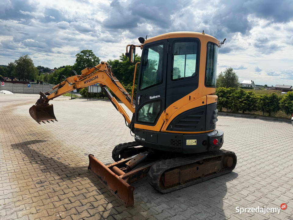 minikoparka HYUNDAI ROBEX 25Z9A 3 łyżki 2730 Działoszyn sprzedam