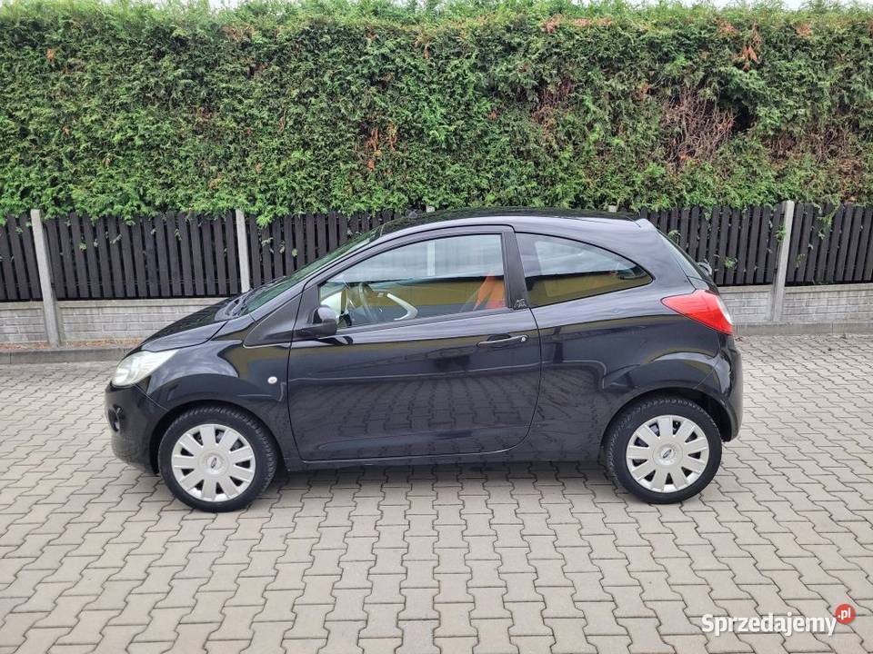 Śliczny Ford Ka Titanium 12 Klima Fiat 500 garażowany Chybie