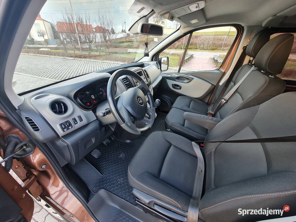 Renault Trafic 9cio osobowy LONG z Polskiego świętokrzyskie Daleszyce
