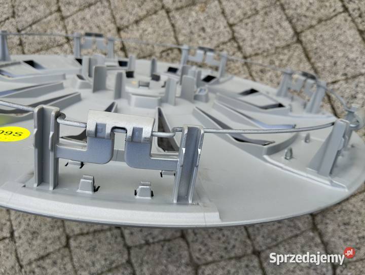 Kołpak Audi 16 8V0601147 sztukę magazynowy śląskie Kamieniec