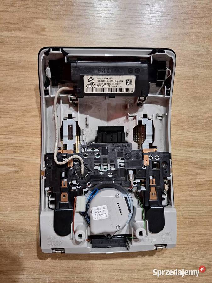 Lampka podsufitki AUDI S4 A4 B6 B7 SLINE czarna osobowe Biała Podlaska