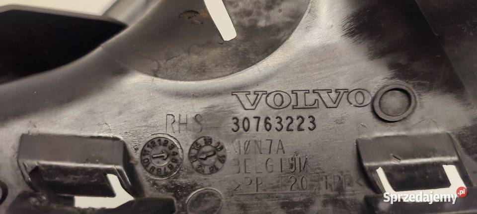 VOLVO XC70 KIEROWNICA POWIETRZA PRAWA 30763223