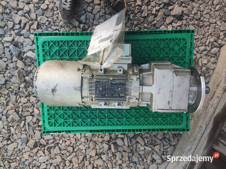 Motoreduktor prosty Lenze 075 kW 400V 773 obrmin Produkcja Libusza