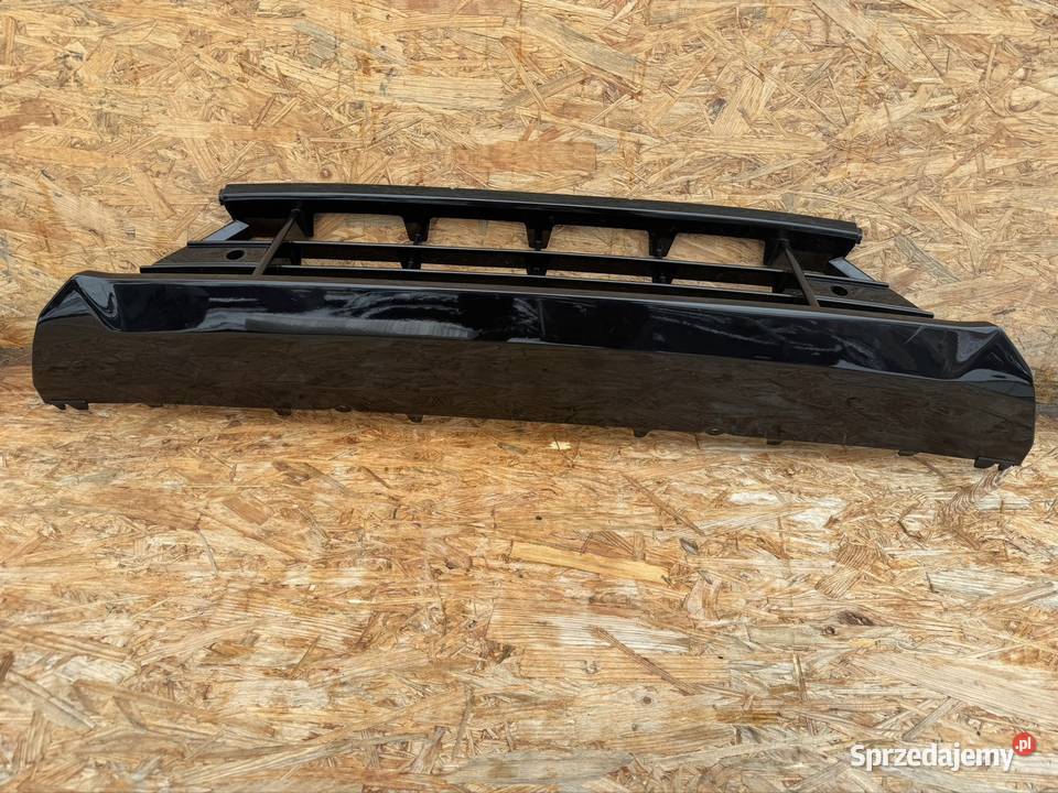 Środkowa kratka zderzaka przód Volvo xc60 II 2 osobowe wielkopolskie Sieraków sprzedam