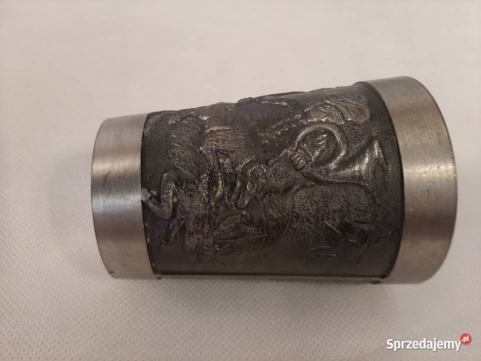 Cynowy kielich z motywem myśliwskimsygnowany Inowrocław