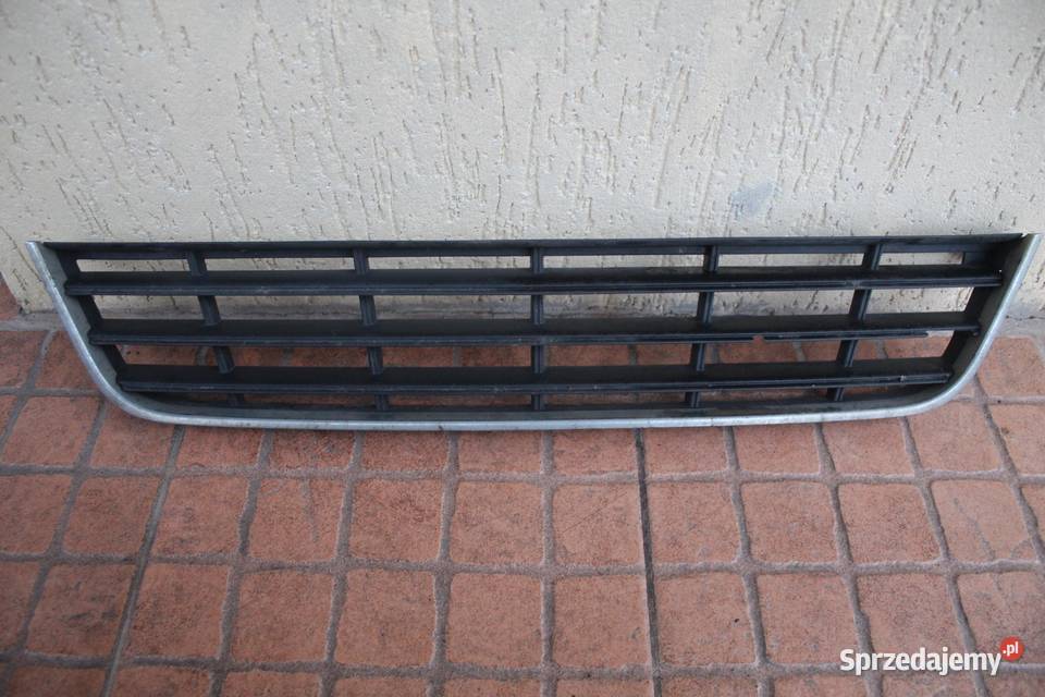 KRATKA ZDERZAKA ŚRODKOWY PRZÓD VW PASSAT B6