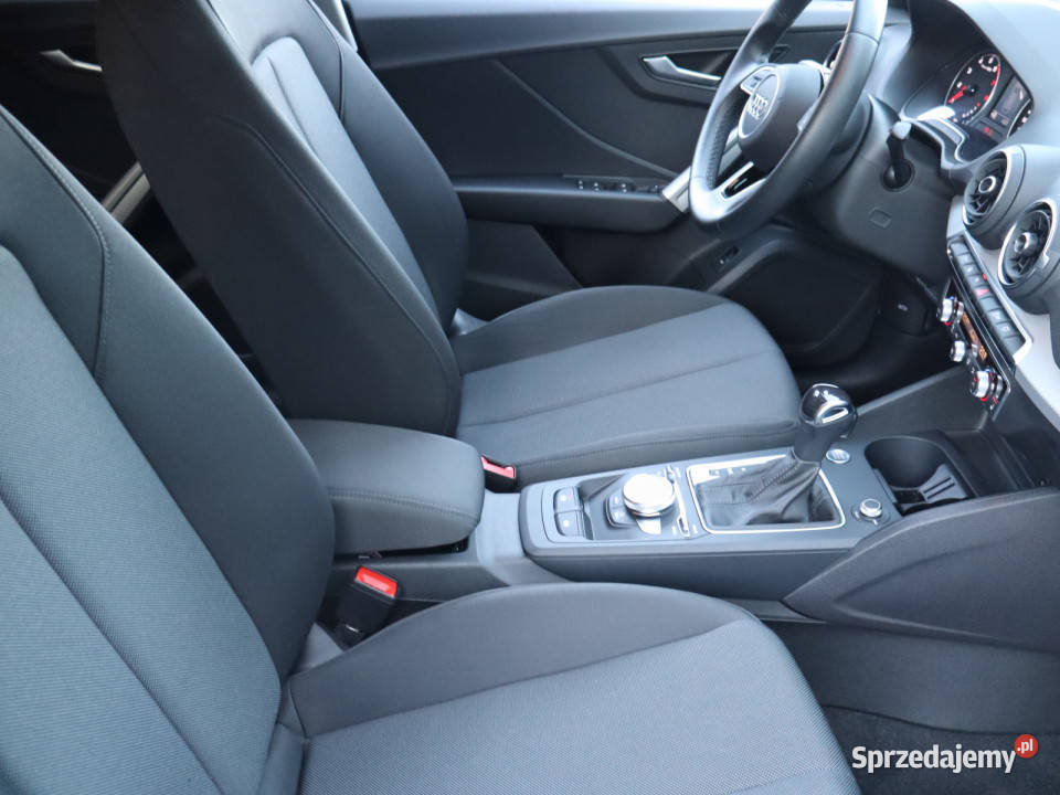Audi Q2 35 TFSI niebieski