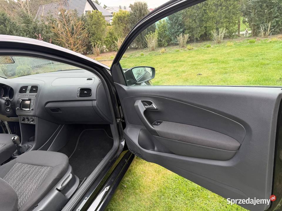 Volkswagen Polo 10 MPI 60 2014 123 304 Niemcy 2 manualna Polo wielkopolskie Siekierki Wielkie