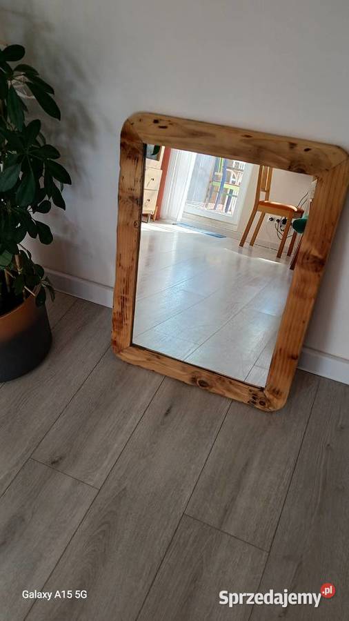Duże lustro w drewnianej ramie sprzedam