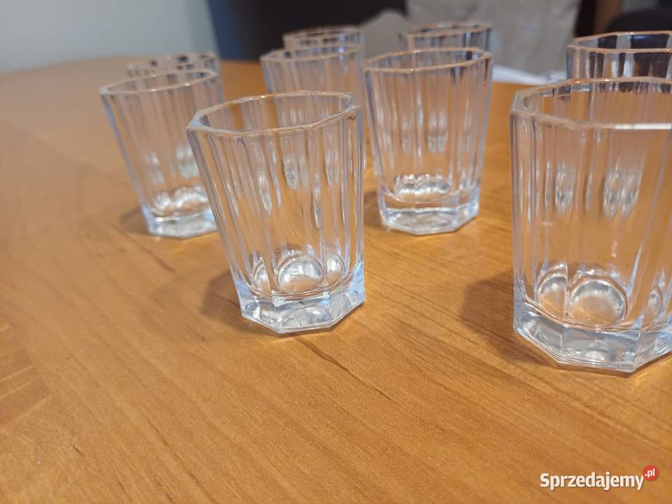 9 sztuk kultowych kieliszkow do wodki z 50 tych Lubań
