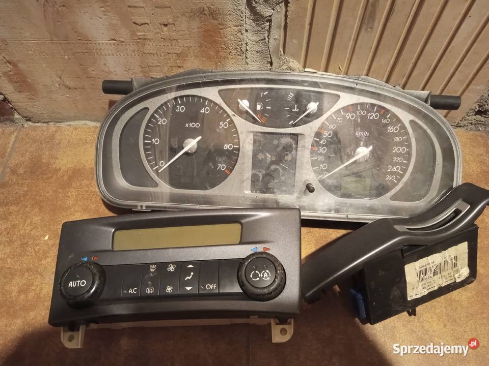 Części laguna 2 licznik radio czytnik kart panel podkarpackie Łańcut