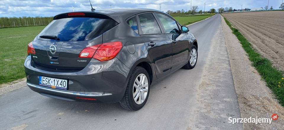 Opel Astra 14 Turbo 140 koni światła do jazdy dziennej Astra Dziurdzioły sprzedam
