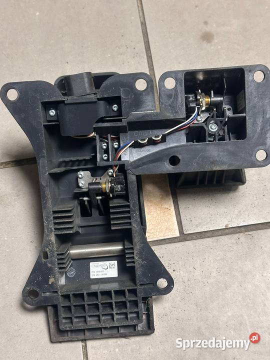 Pedał napędu i hamulca OBP00399 z BT RRE160E Antonie