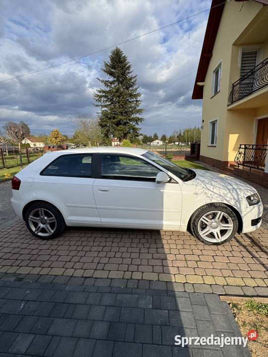 Audi A3 2010r 16TDI 105 ZADBANY światła do jazdy dziennej Łukawiec