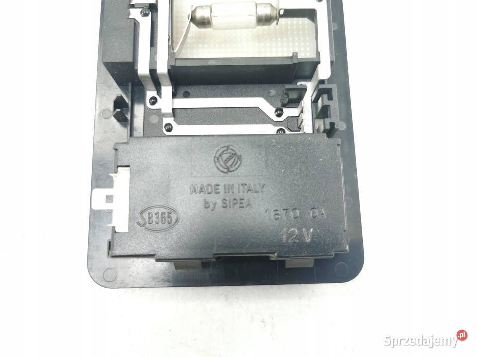 LAMPKA PODSUFITKI FIAT TEMPRA 19891993 NOWA Oświetlenie kabiny