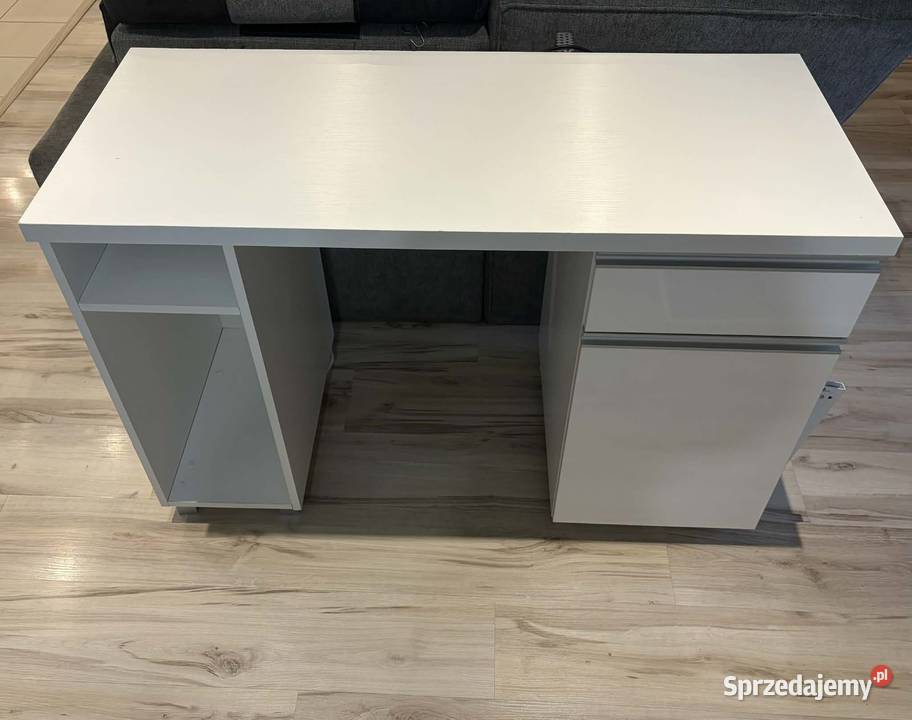 Biurko białe z lakierowanym frontem Słupca sprzedam