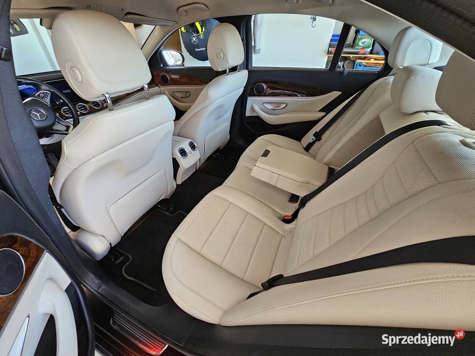 Mercedes E220d 4Matic polski salon serwisowany w Mercedes-Benz mazowieckie Warszawa