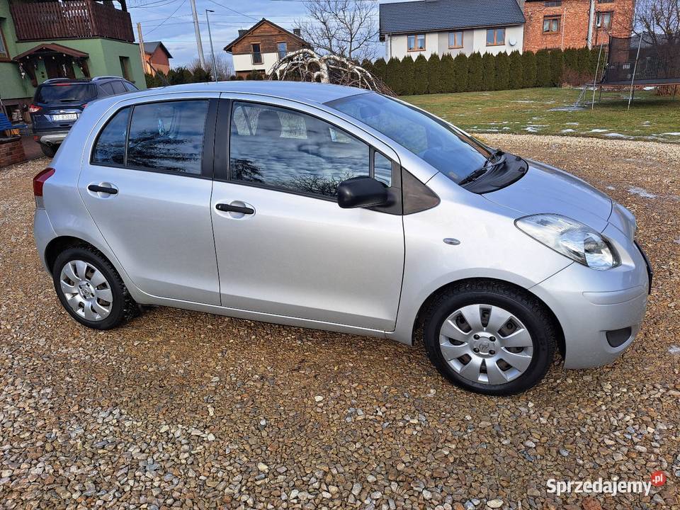 Toyota Yaris 133 vvti 2010r Tychy
