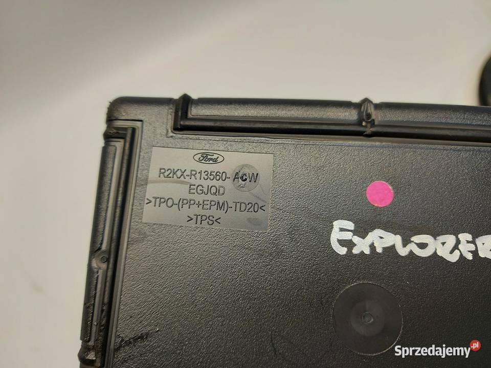 Ford Explorer VII R2KB UCHWYT NA KUBKI osobowe dolnośląskie