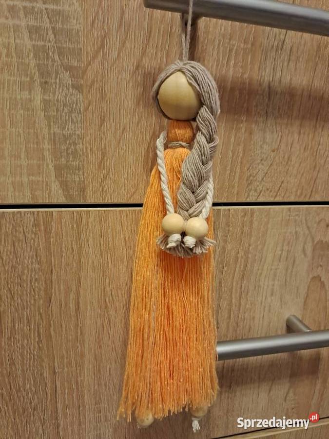 Makrama Dziewczynka w pomarańczowej sukience Antyki, Sztuka, Kolekcje Wrocław