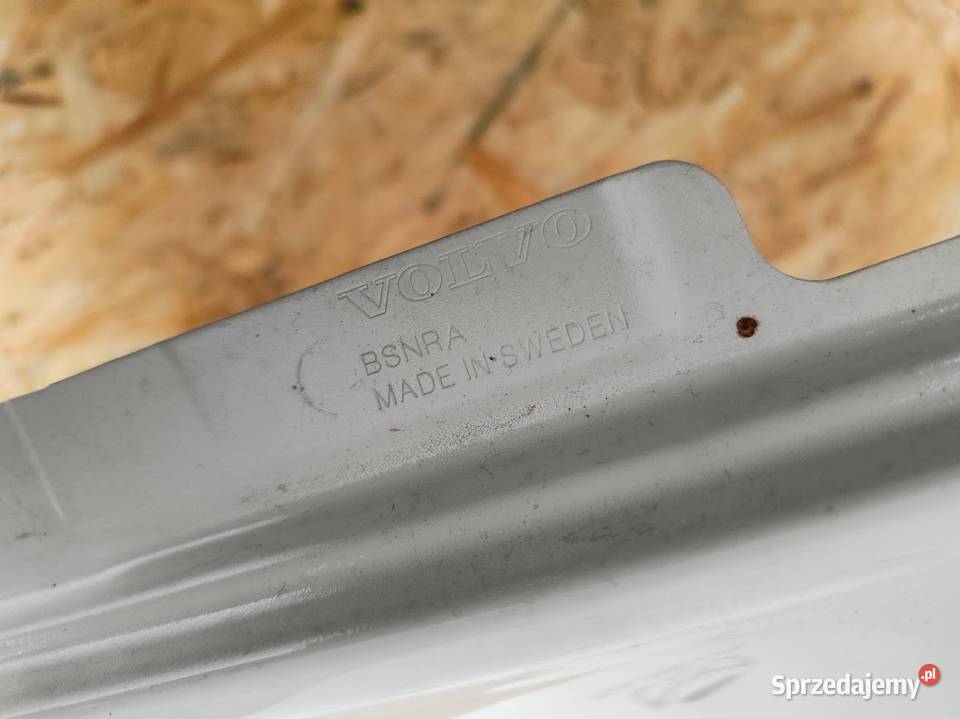 Błotnik Lewy Przód Volvo XC60 II 2017 sprzedam