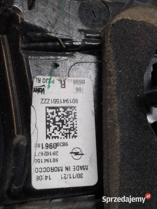 LAMPA TYŁ W KLAPĘ PRAWA EU 9830096180 Opel Corsa