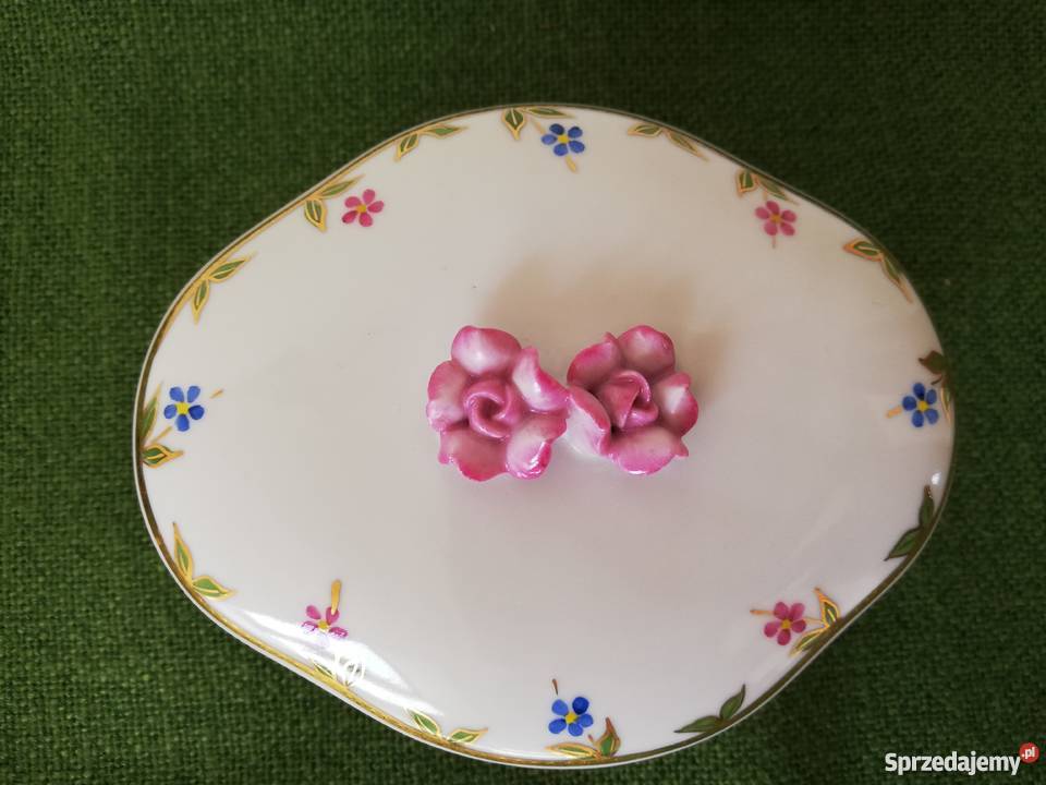 Bombonierka puzderko na nóżkach porcelana