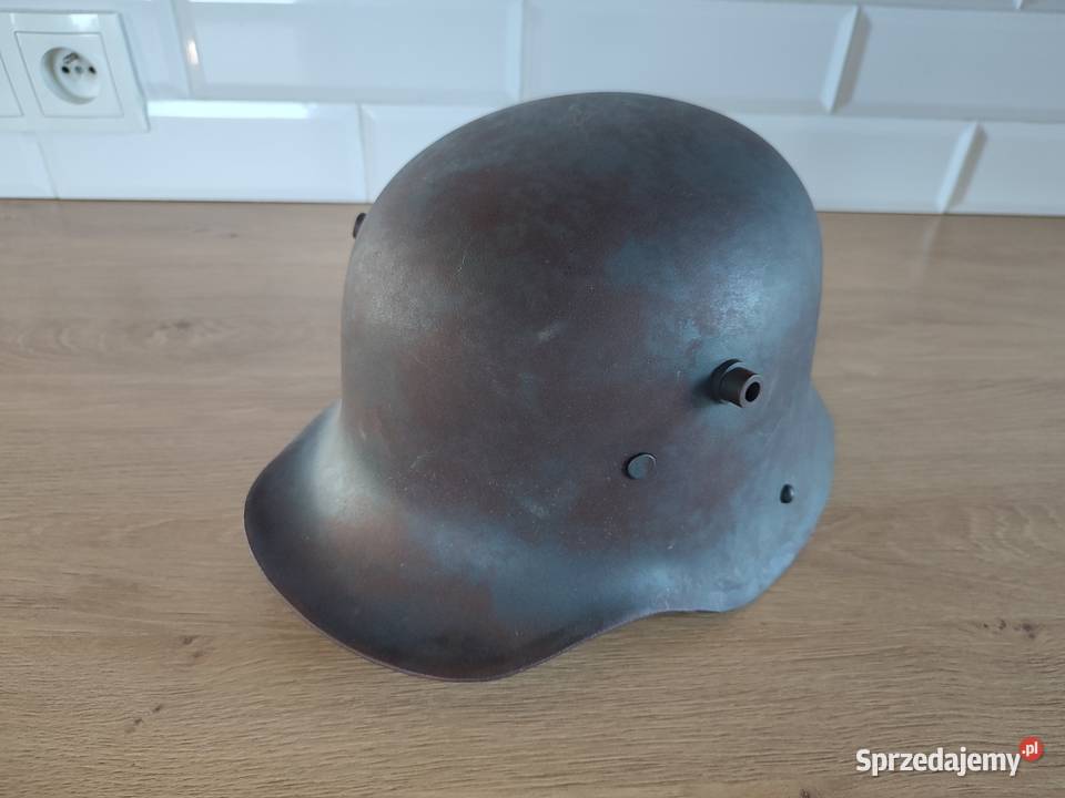 Hełm niemiecki M 16 z fasunkiem