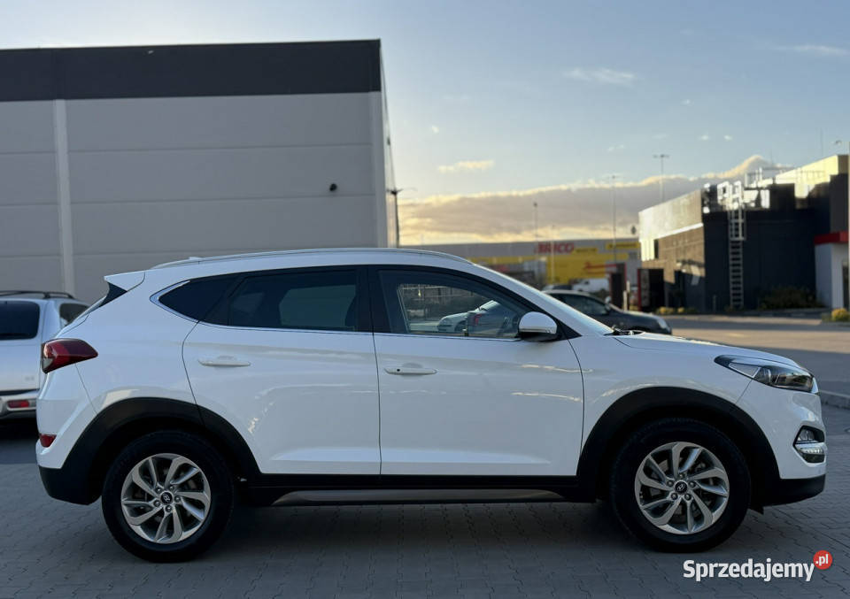 Hyundai Tucson 17 CRDI 141 LED Automat Nawigacja asystent pasa ruchu Mrągowo