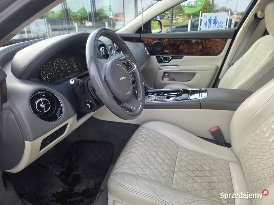JAGUAR XJL LONG 4X4 30 SUPERCHARGER Pb model Poznań