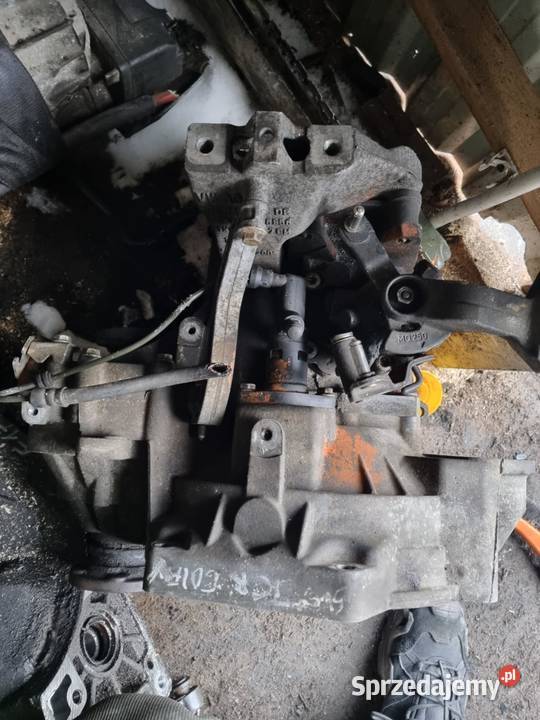 skrzynia biegów 19 tdi 5biegów JCR golf V a3 8p Bodzentyn sprzedam