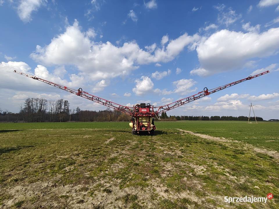 Opryskiwacz zawieszany Hardi mega 2421m 1200l Płońsk