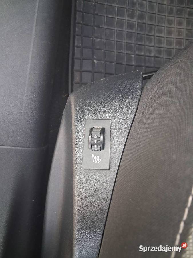 PEUGEOT 208 2015r 12 benzyna 208 Opoczno sprzedam