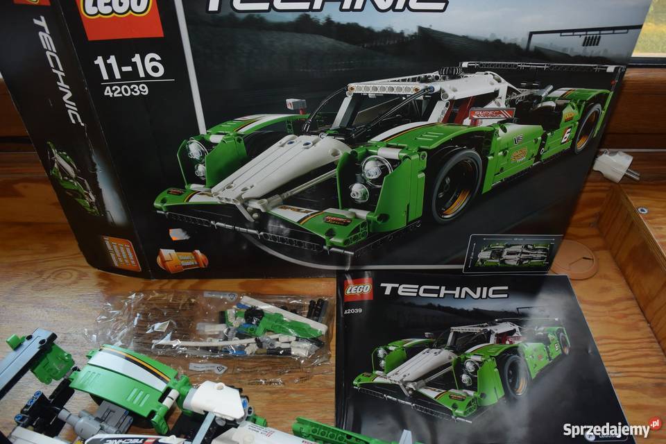 RACE CAR 24 HOURS LEGO TECHNIC 42039 Model 2 w 1 Łódź