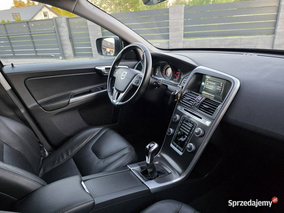 Volvo XC 60 LIFT Śliczny i zadbany nowe opony ASR (kontrola trakcji)