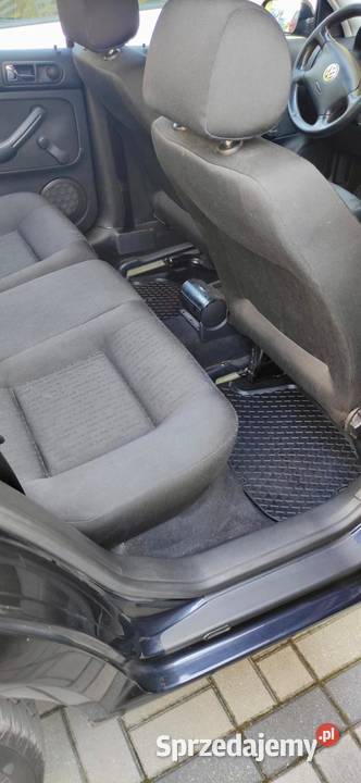 Volkswagen Golf Variant 2001 16 Benzyna Salon garażowany Tychy sprzedam